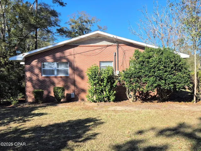 $180,000 | 853 1st Street, Chipley, FL 32428