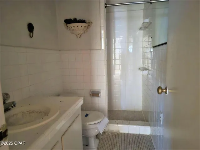 $180,000 | 853 1st Street, Chipley, FL 32428