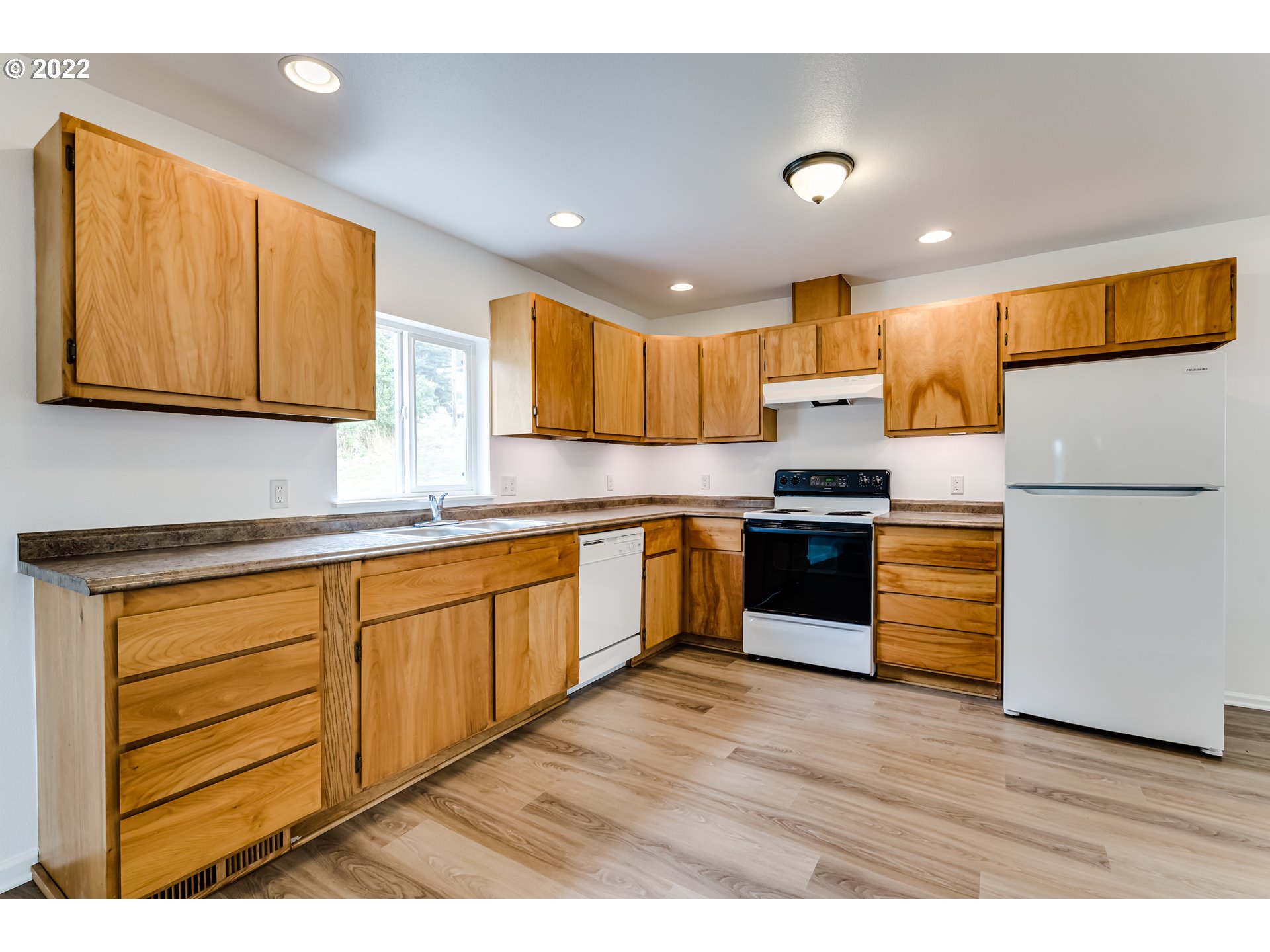 1518 Parks Road Cottage Grove, OR 97424 - Photo 16 of 30 Gallery Image 16