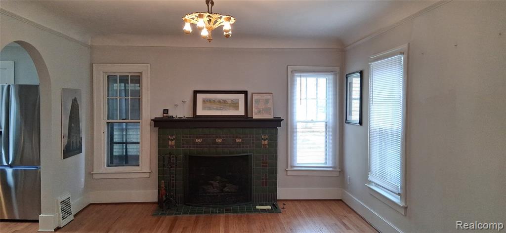 160 Chippewa Road Pontiac, MI 48341 - Photo 3 of 27 Gallery Image 3