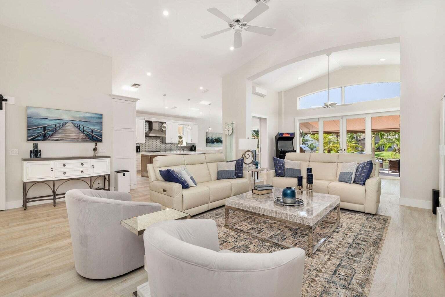 3914 Outlook Court Jupiter, FL 33477 - Photo 5 of 38 20240427180911658217000000-o