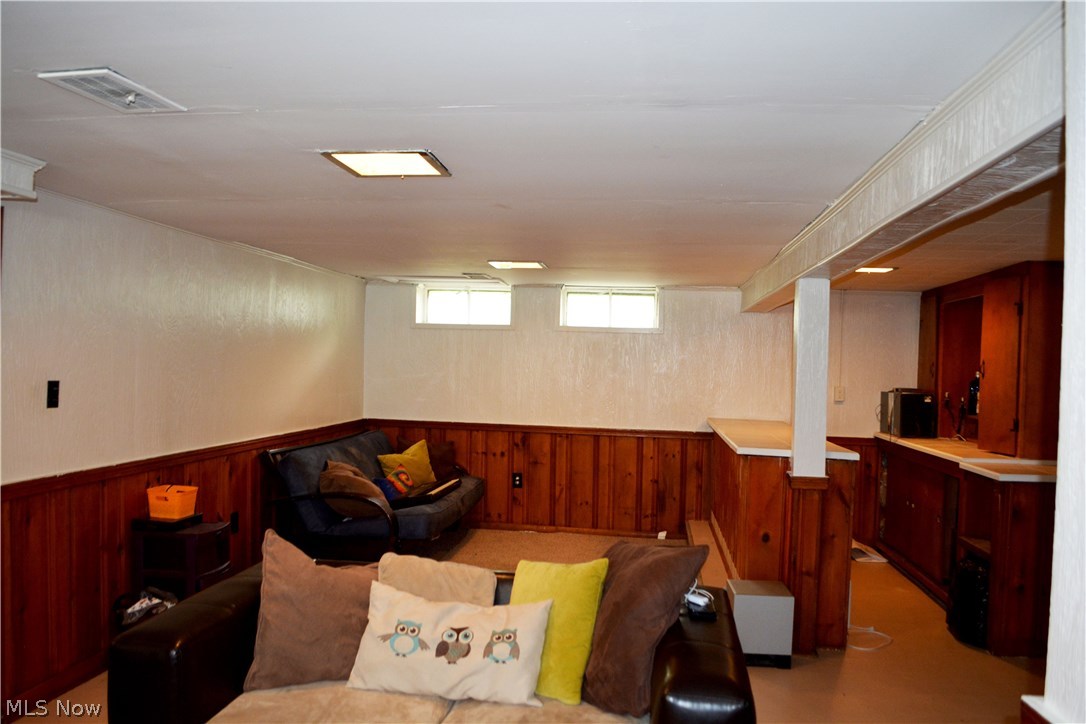 4252 Stilmore Road Cleveland, OH 44121 - Photo 15 of 31