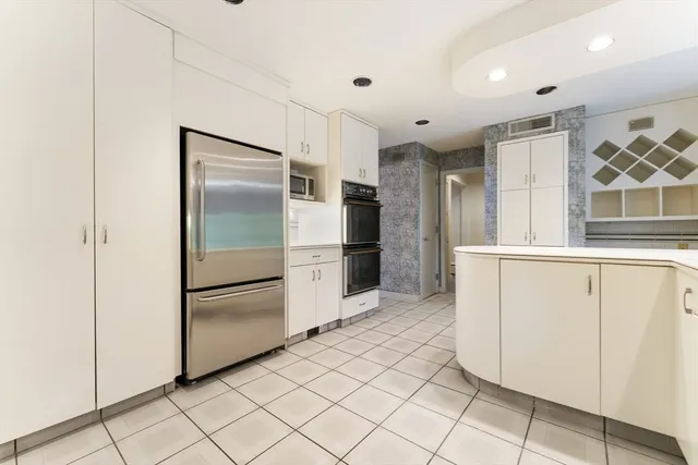 a view of a backyard of the house