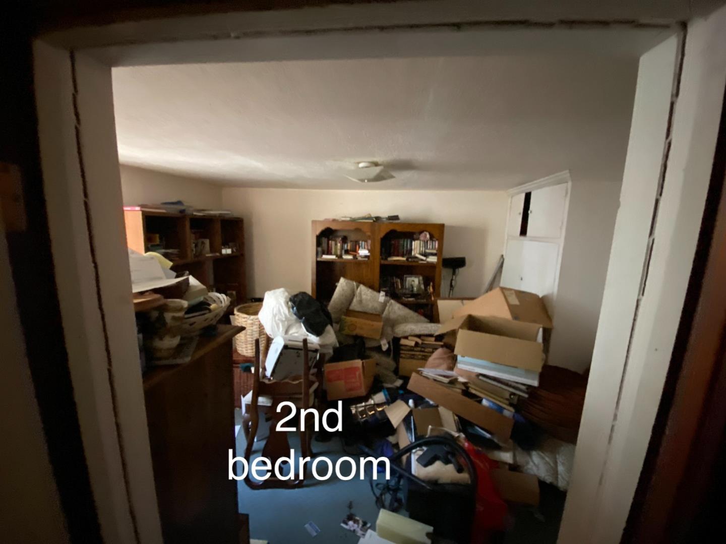 811 Fifteenth Avenue Menlo Park, CA 94025 - Photo 14 of 18 a view of a room with gym equipment