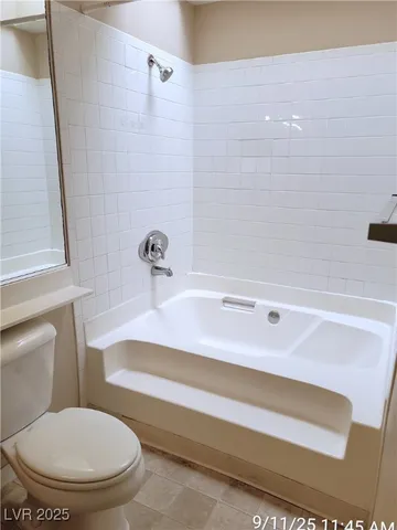 $995 | 2984 Juniper Hills Boulevard, Unit 201, Las Vegas, NV 89142