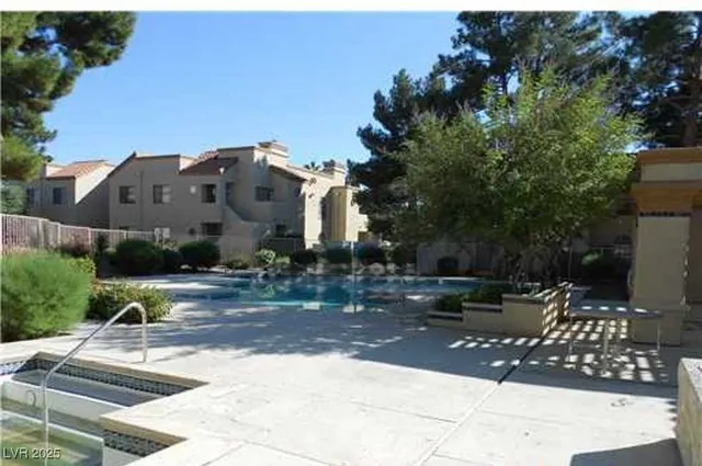$995 | 2984 Juniper Hills Boulevard, Unit 201, Las Vegas, NV 89142