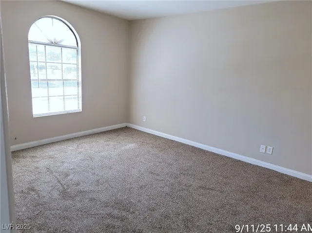 $995 | 2984 Juniper Hills Boulevard, Unit 201, Las Vegas, NV 89142