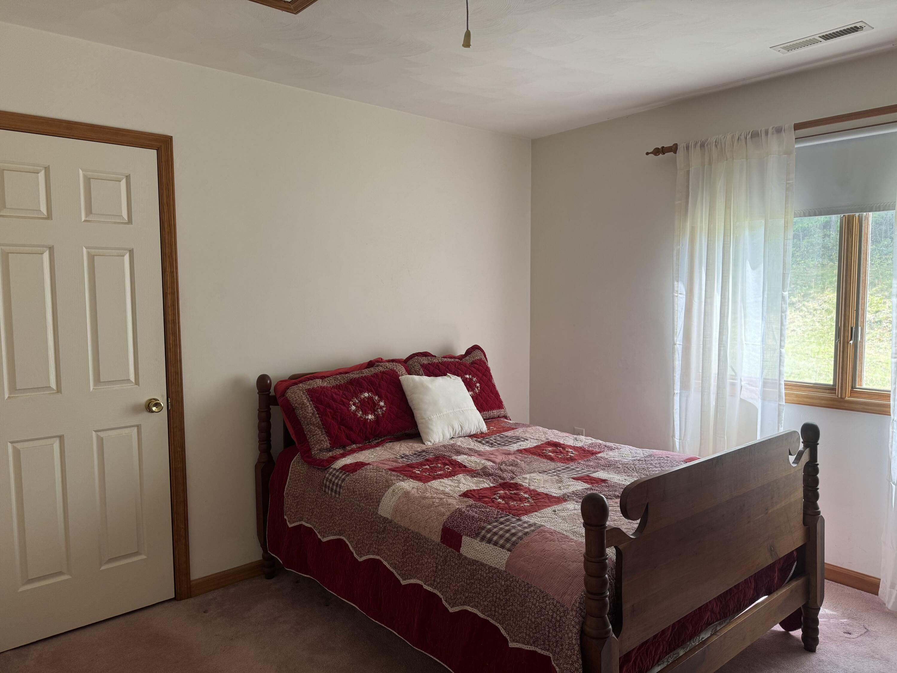 384 Easy Slope Lane New Castle, VA 24127 - Photo 17 of 21 Upstairs bedroom 2