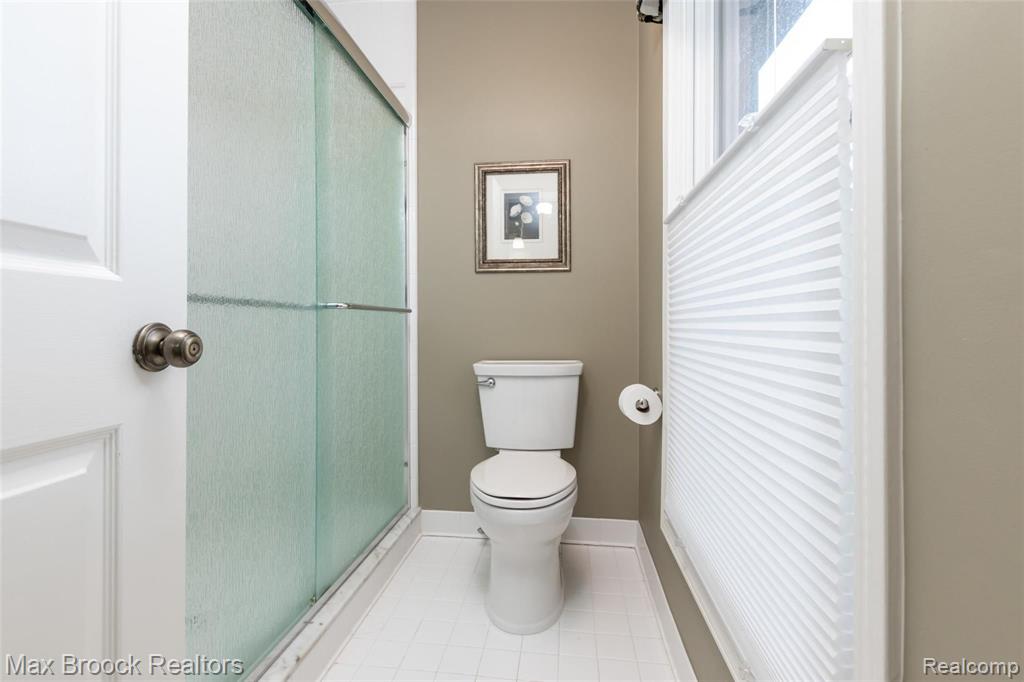 313 Lake Forest Road Rochester Hills, MI 48309 - Photo 28 of 32