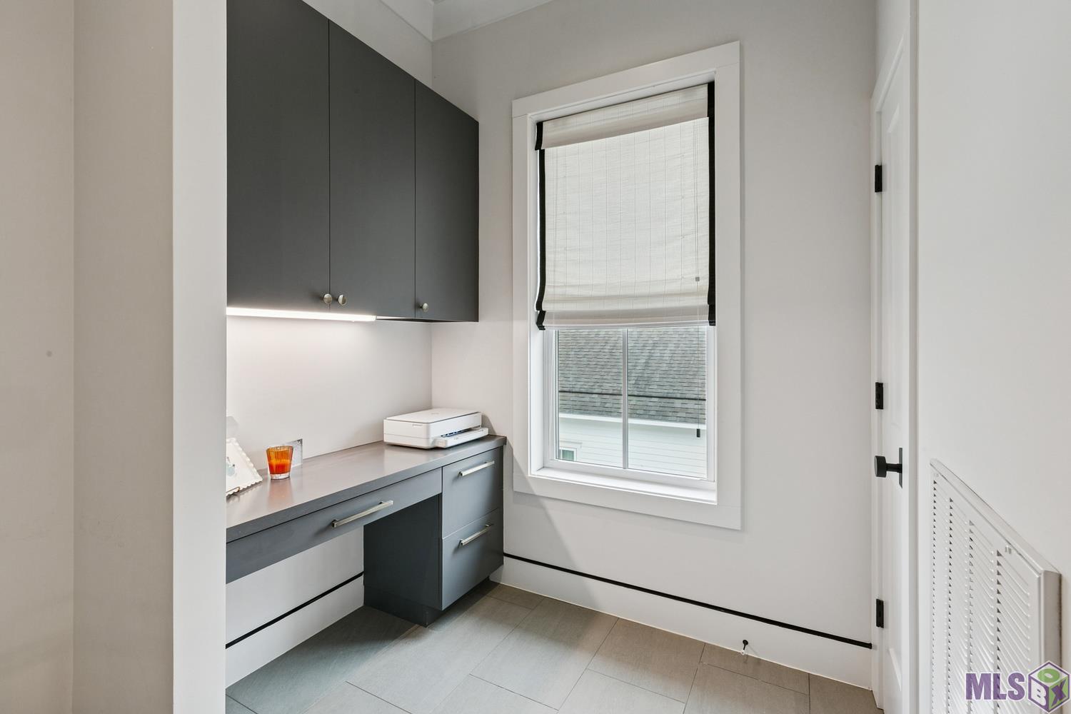 5018 Mimosa Street Baton Rouge, LA 70808 - Photo 9 of 44 Hallway by Laundry Room