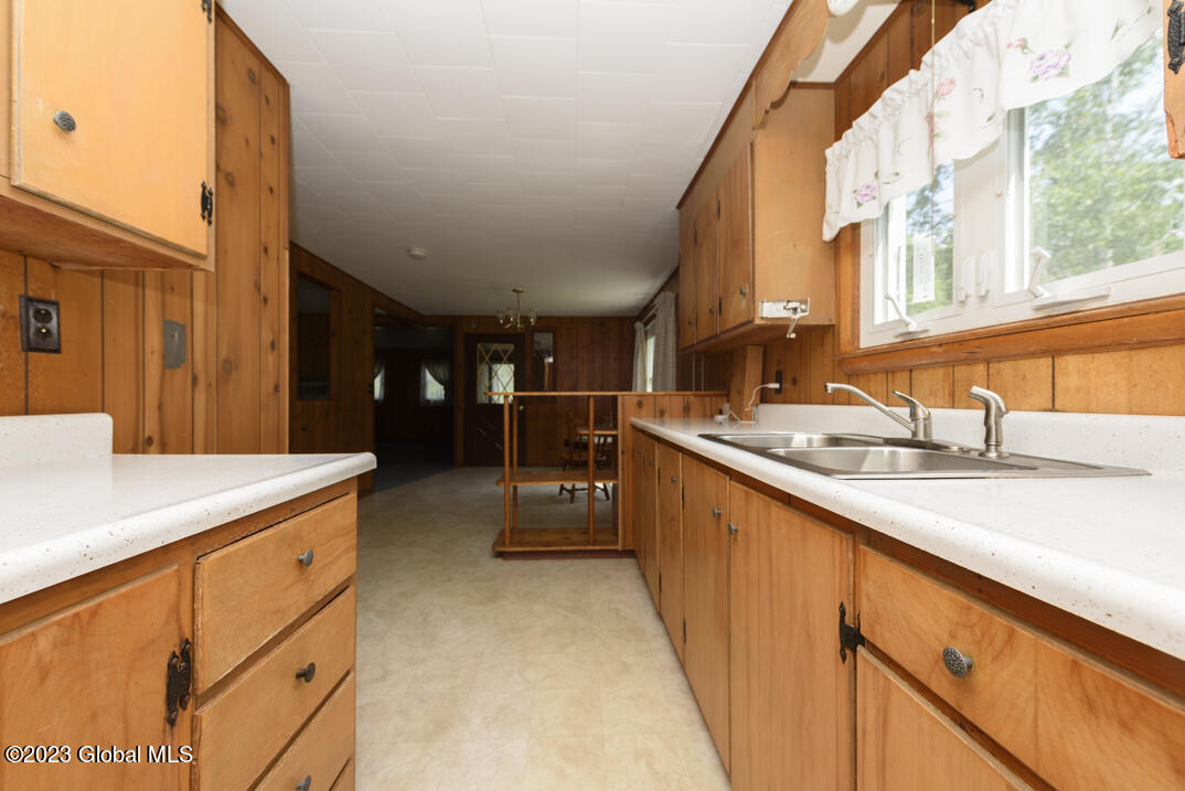 636 East Shore Road Delanson, NY 12053 - Photo 7 of 37 DSC_0535