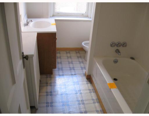 3911 Evergreen Road Observatory Hill, PA 15214 - Photo 8 of 10 Master Bath/Spa.