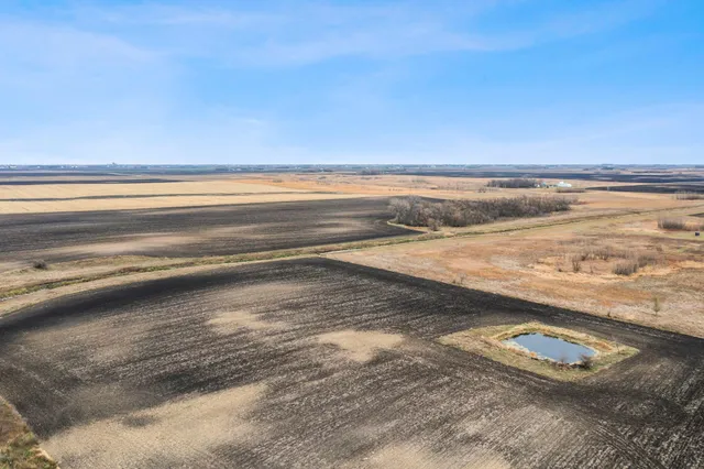 $320,000 | 10 Wang Twp Mn 56285, Sacred Heart, MN 56285