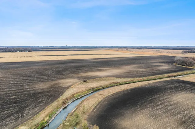 $320,000 | 10 Wang Twp Mn 56285, Sacred Heart, MN 56285