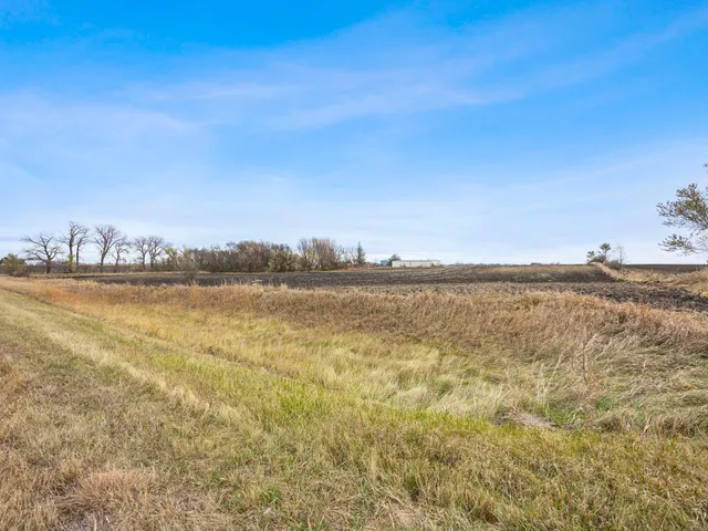 $320,000 | 10 Wang Twp Mn 56285, Sacred Heart, MN 56285