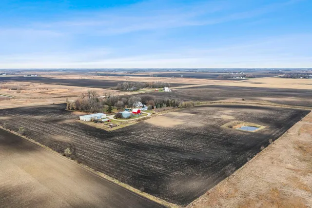 $320,000 | 10 Wang Twp Mn 56285, Sacred Heart, MN 56285