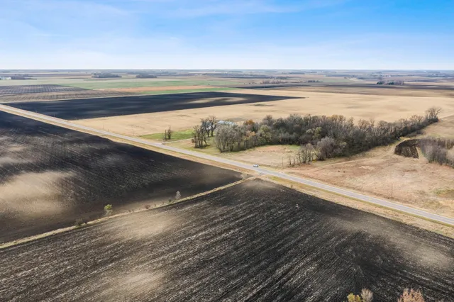 $320,000 | 10 Wang Twp Mn 56285, Sacred Heart, MN 56285