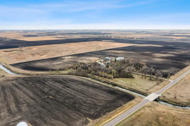 $320,000 | 10 Wang Twp Mn 56285, Sacred Heart, MN 56285