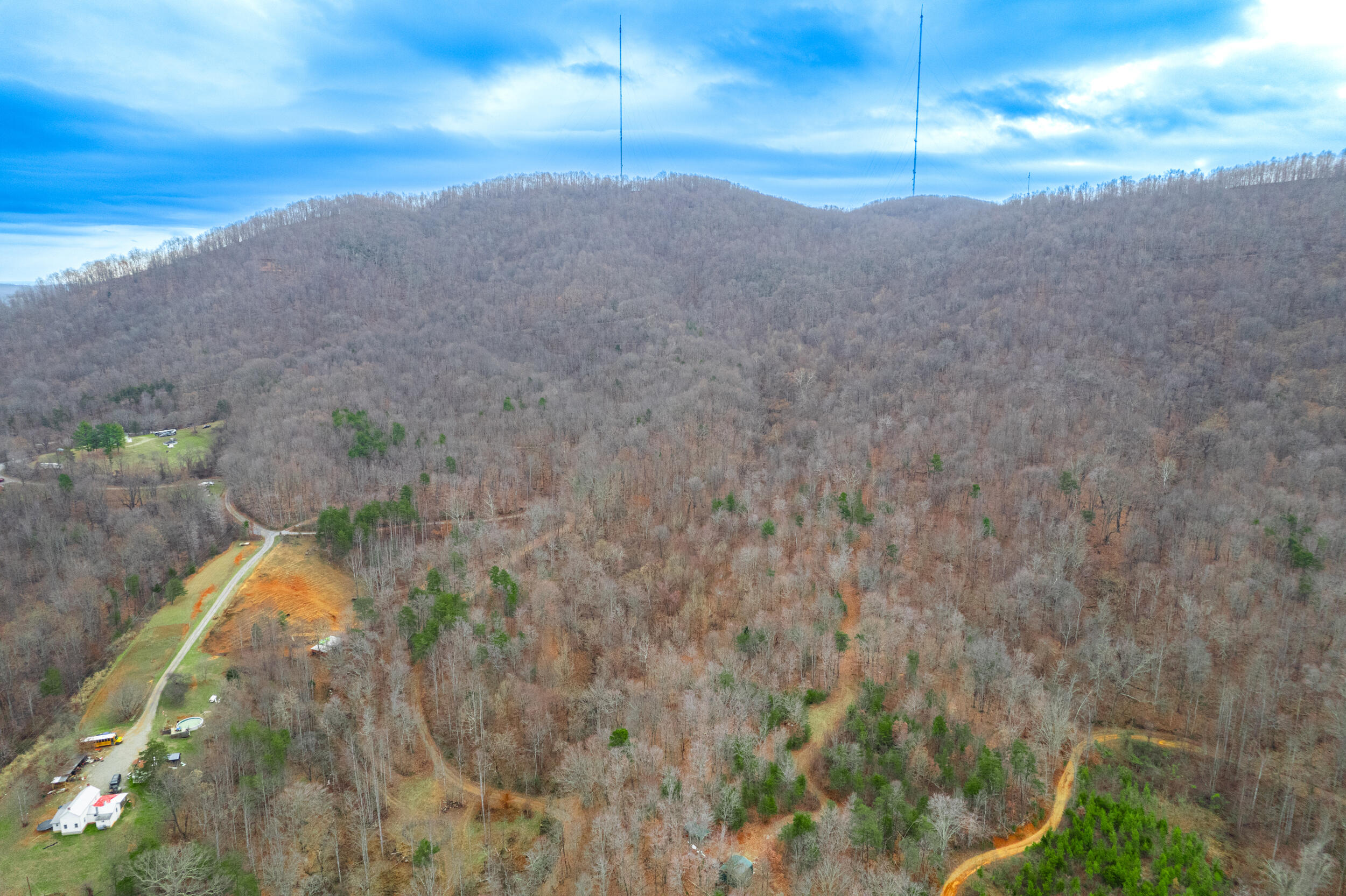7 Johnson School Road Thaxton, VA 24174 - Photo 4 of 9 a view of a indoor basketball court