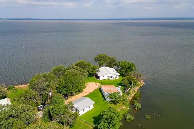$1,299,000 | 106 Chuckwagon, Burnet, TX 78611