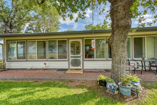 $1,299,000 | 106 Chuckwagon, Burnet, TX 78611