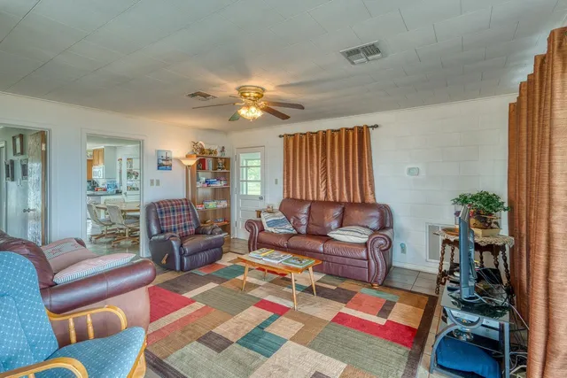 $1,299,000 | 106 Chuckwagon, Burnet, TX 78611