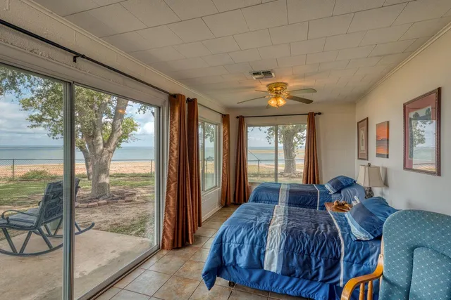 $1,299,000 | 106 Chuckwagon, Burnet, TX 78611