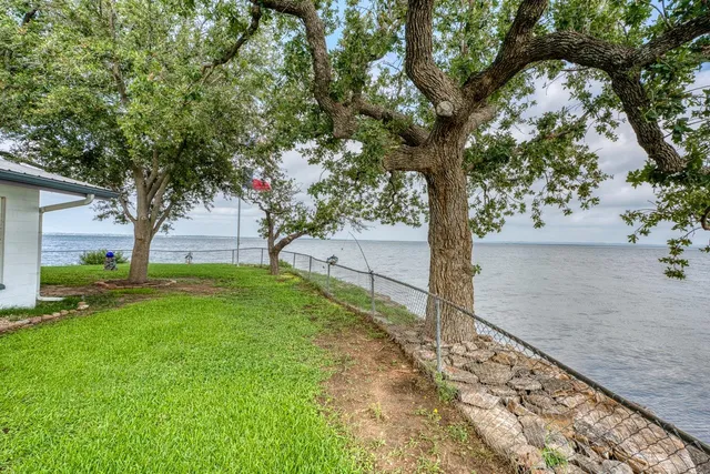 $1,299,000 | 106 Chuckwagon, Burnet, TX 78611