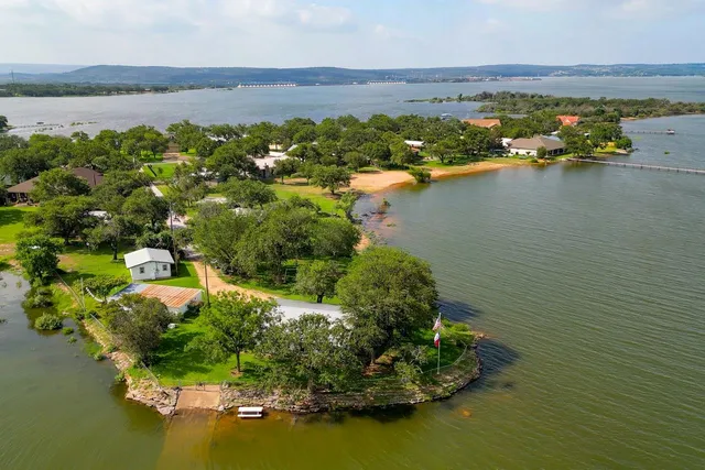 $1,299,000 | 106 Chuckwagon, Burnet, TX 78611