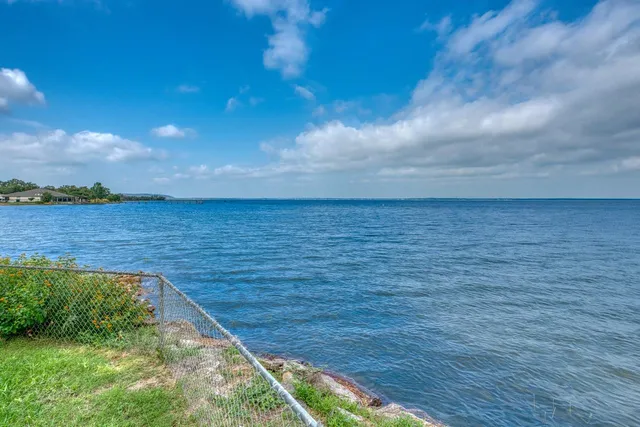 $1,299,000 | 106 Chuckwagon, Burnet, TX 78611