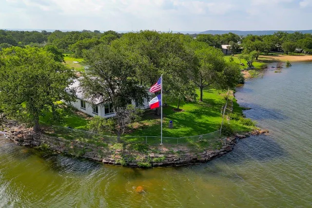 $1,299,000 | 106 Chuckwagon, Burnet, TX 78611
