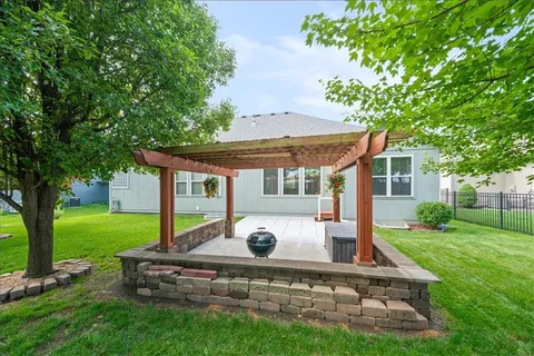 $525,000 | 21936 West 175th Terrace, Olathe, KS 66062