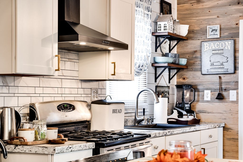 4468 Mt Zion Road Springfield, TN 37172 - Photo 11 of 48 a kitchen with a stove and cabinets