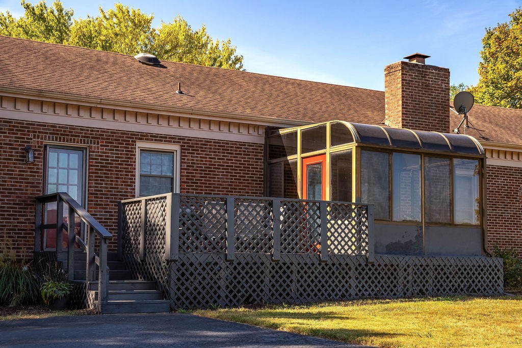4468 Mt Zion Road Springfield, TN 37172 - Photo 5 of 48 a front view of a house with a garden