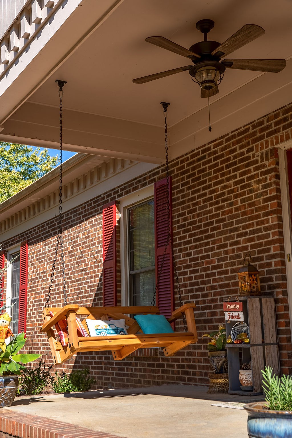 4468 Mt Zion Road Springfield, TN 37172 - Photo 6 of 48 a view of a door and a window
