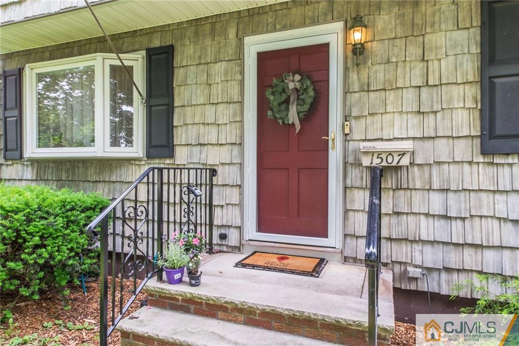 1507 Seneca Road North Brunswick, NJ 08902 - Photo 5 of 32 Gallery Image 5