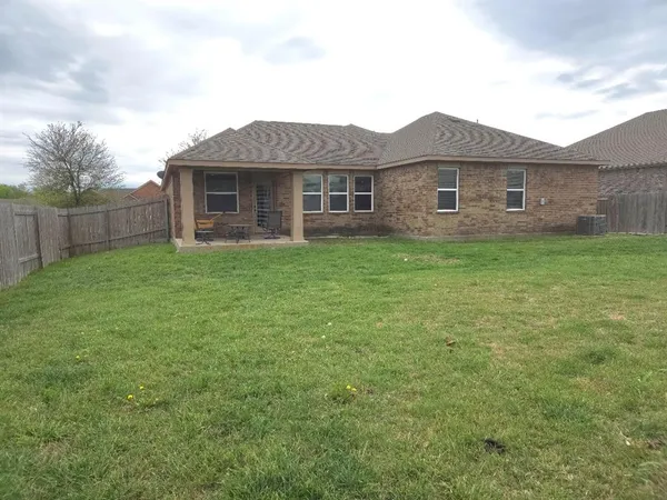 $305,000 | 308 Kaylee Way, Red Oak, TX 75154