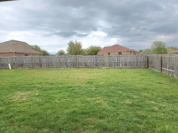 $305,000 | 308 Kaylee Way, Red Oak, TX 75154