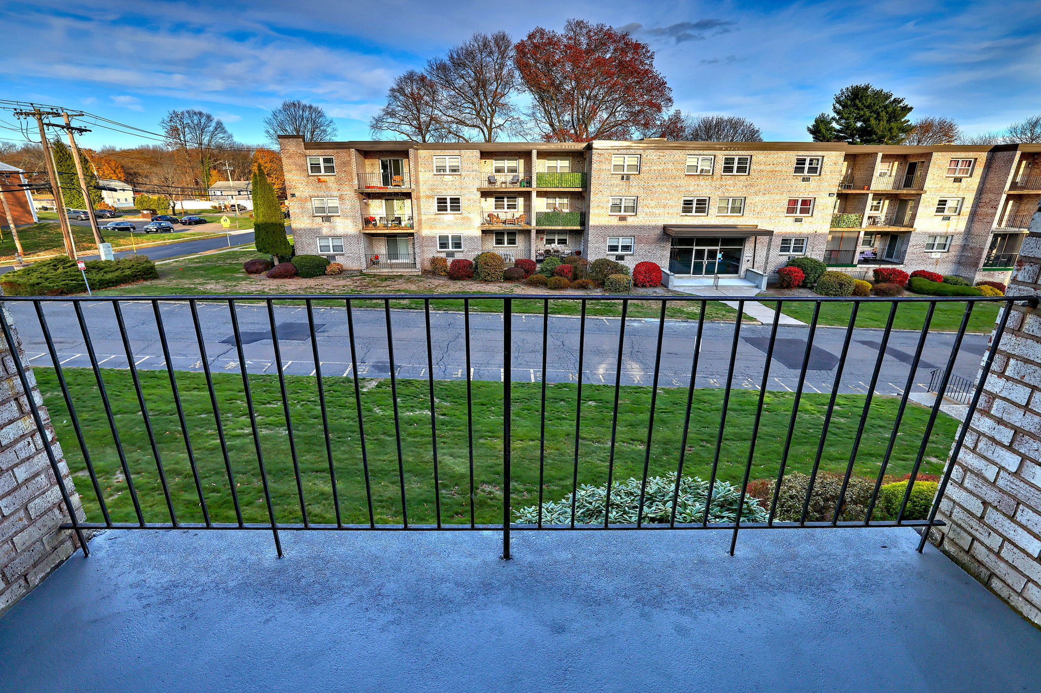 308 Meadowside Road, Unit 202 Milford, CT 06460 - Photo 33 of 40 a view of a garden with a slide