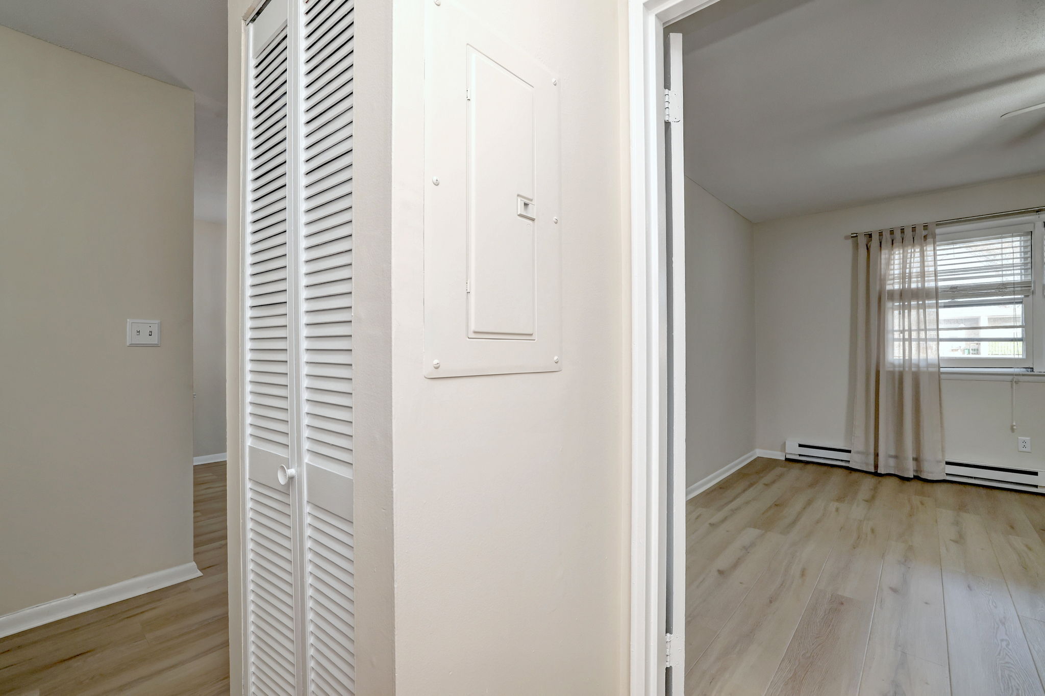 308 Meadowside Road, Unit 202 Milford, CT 06460 - Photo 38 of 40 an entryway with wooden floor and windows