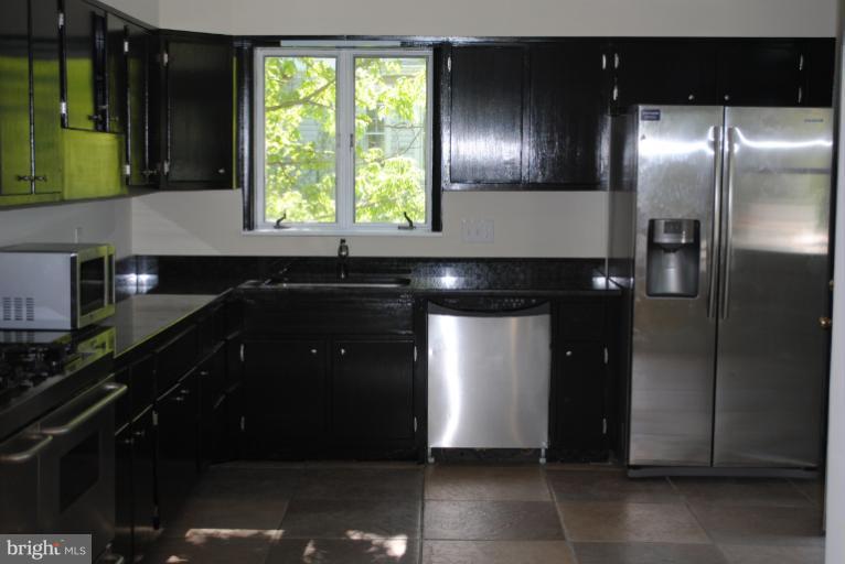 2418 Ken Oak Road Baltimore, MD 21209 - Photo 13 of 18 granite counter tops