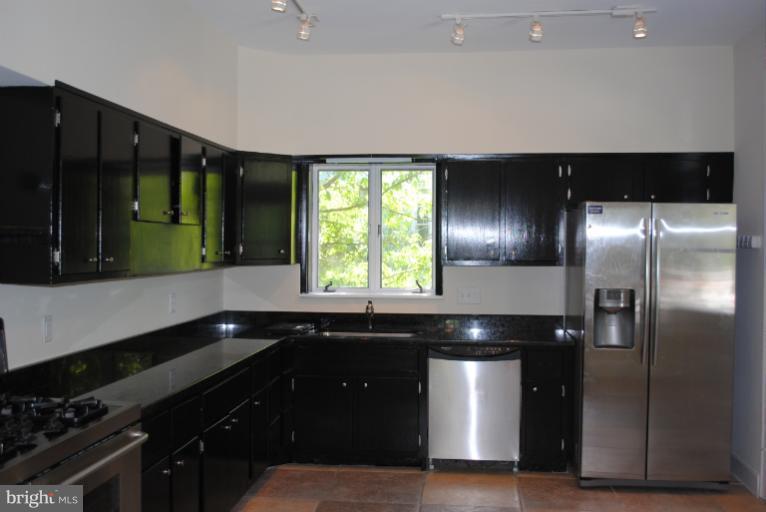 2418 Ken Oak Road Baltimore, MD 21209 - Photo 6 of 18 Kitchen