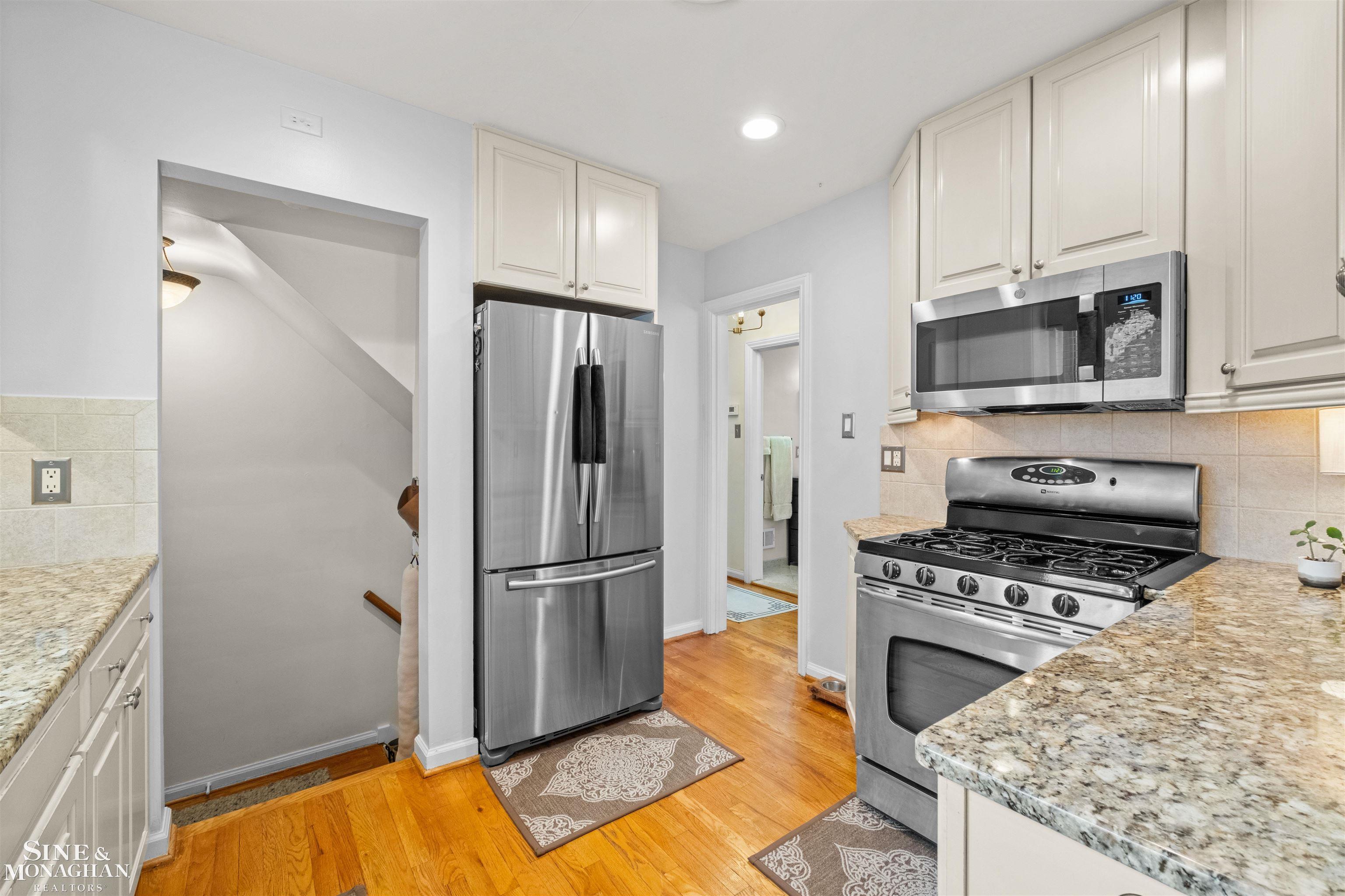 407 Kerby Road Grosse Pointe Farms, MI 48236 - Photo 11 of 44