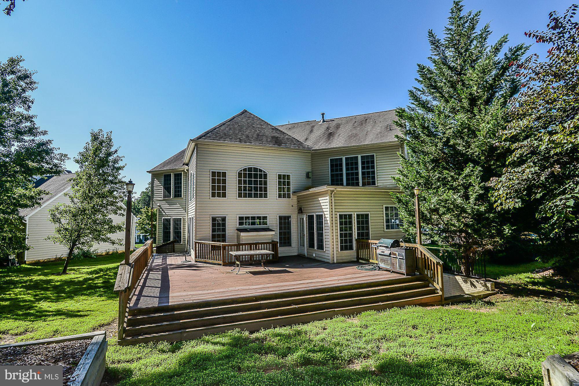 7862 Pembridge Road Manassas, VA 20112 - Photo 25 of 30 Exterior Rear