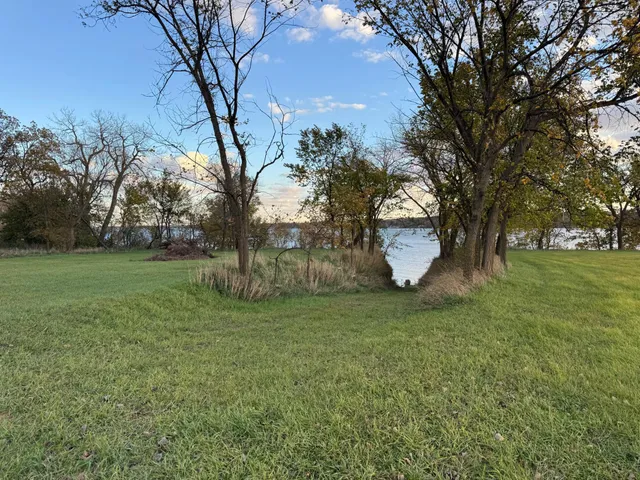 $225,000 | 34701 Highway 7, Clinton, MN 56225