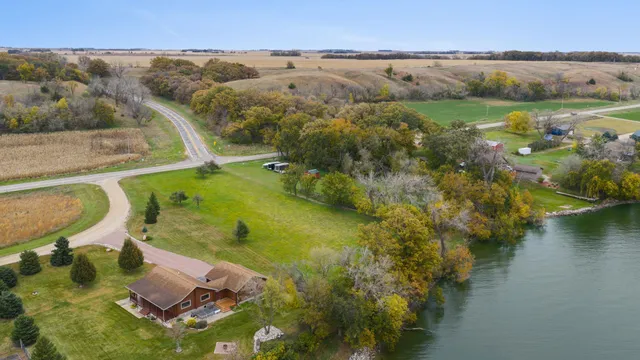 $225,000 | 34701 Highway 7, Clinton, MN 56225