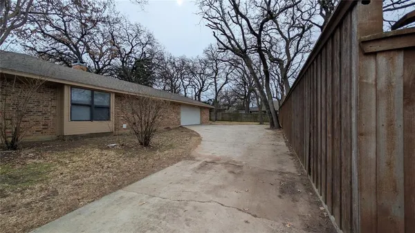 $2,200 | 429 Headlee Street, Denton, TX 76201