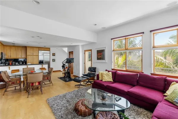 $9,950 | 331 11th Street, Hermosa Beach, CA 90254