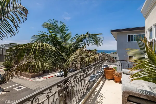 $9,950 | 331 11th Street, Hermosa Beach, CA 90254