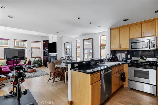 $9,950 | 331 11th Street, Hermosa Beach, CA 90254